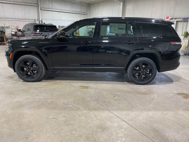 2025 Jeep Grand Cherokee Limited photo 6