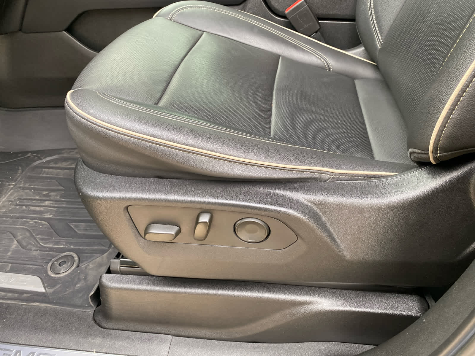 2021 Gmc Yukon XL SLT photo 13