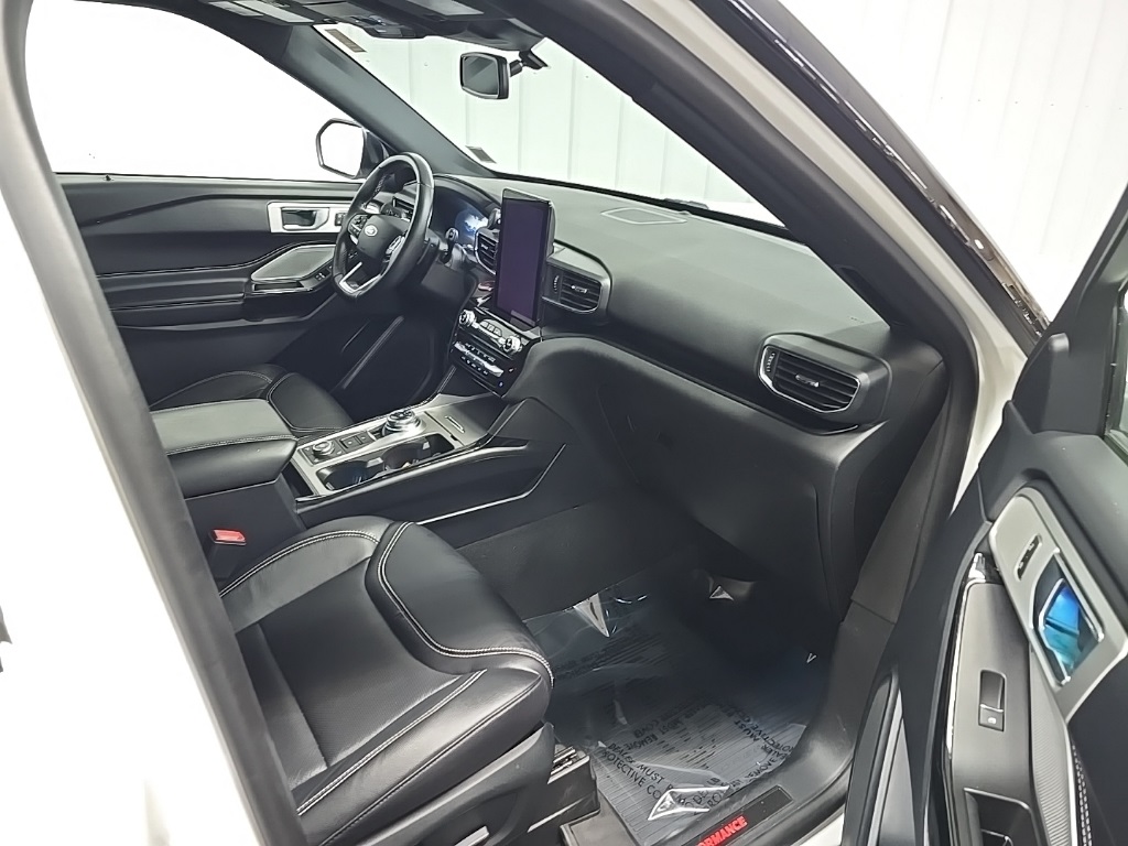 2021 Ford Explorer ST photo 16