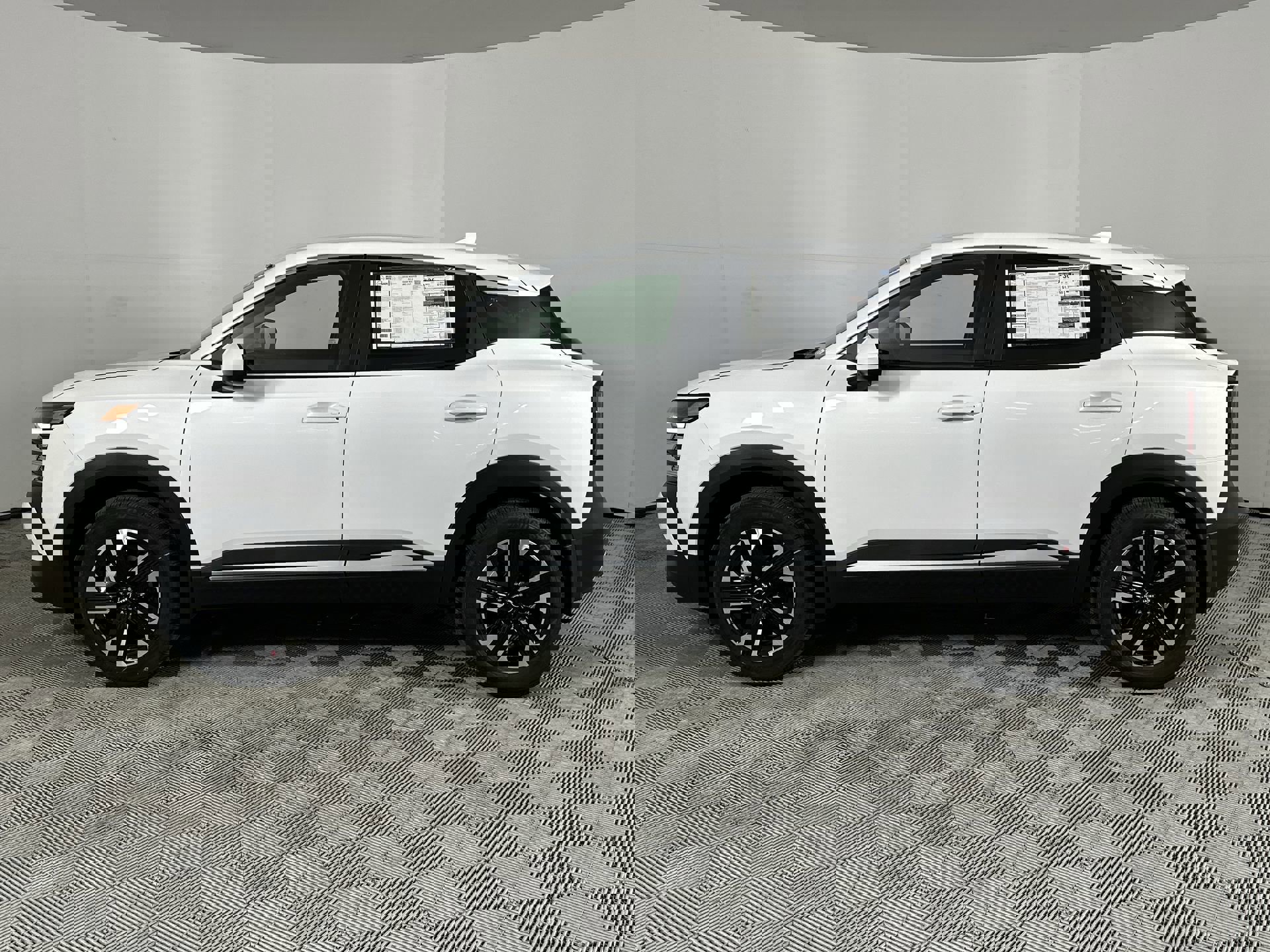 2025 Nissan Kicks SV photo 5