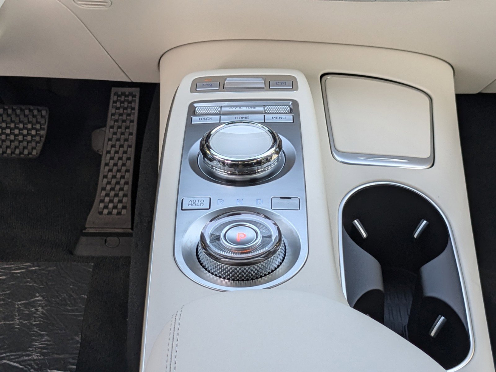 2025 Genesis Electrified GV70 Prestige photo 14