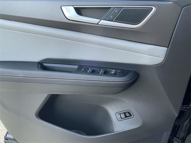 2025 Volkswagen Atlas Peak Edition SE photo 18