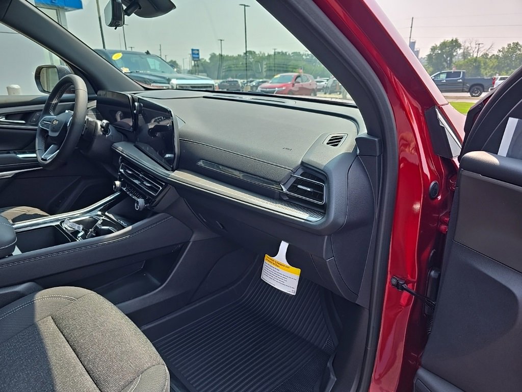 2026 Chevrolet Traverse photo 14