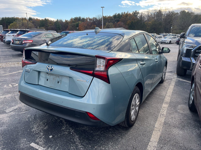 2022 Toyota Prius LE photo 3