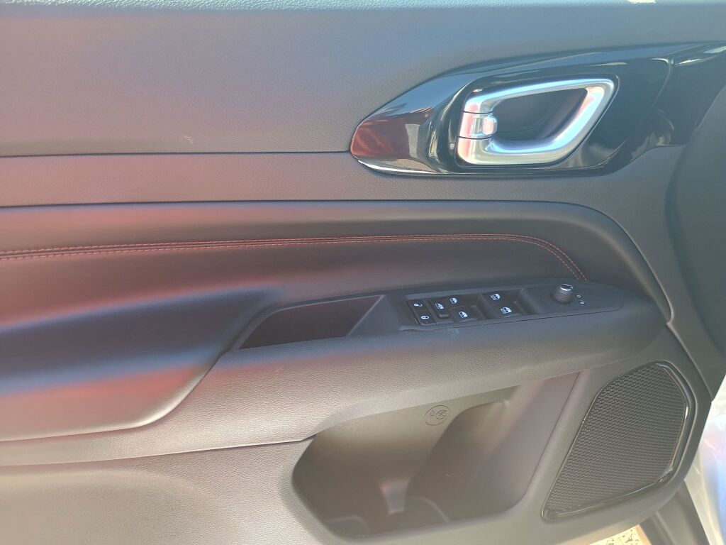 2024 Jeep Compass Trailhawk photo 10