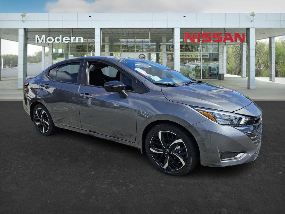 2025 Nissan Versa SR photo 2