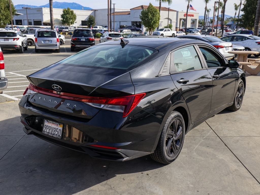 Used 2021 Black Hyundai SEL image 2