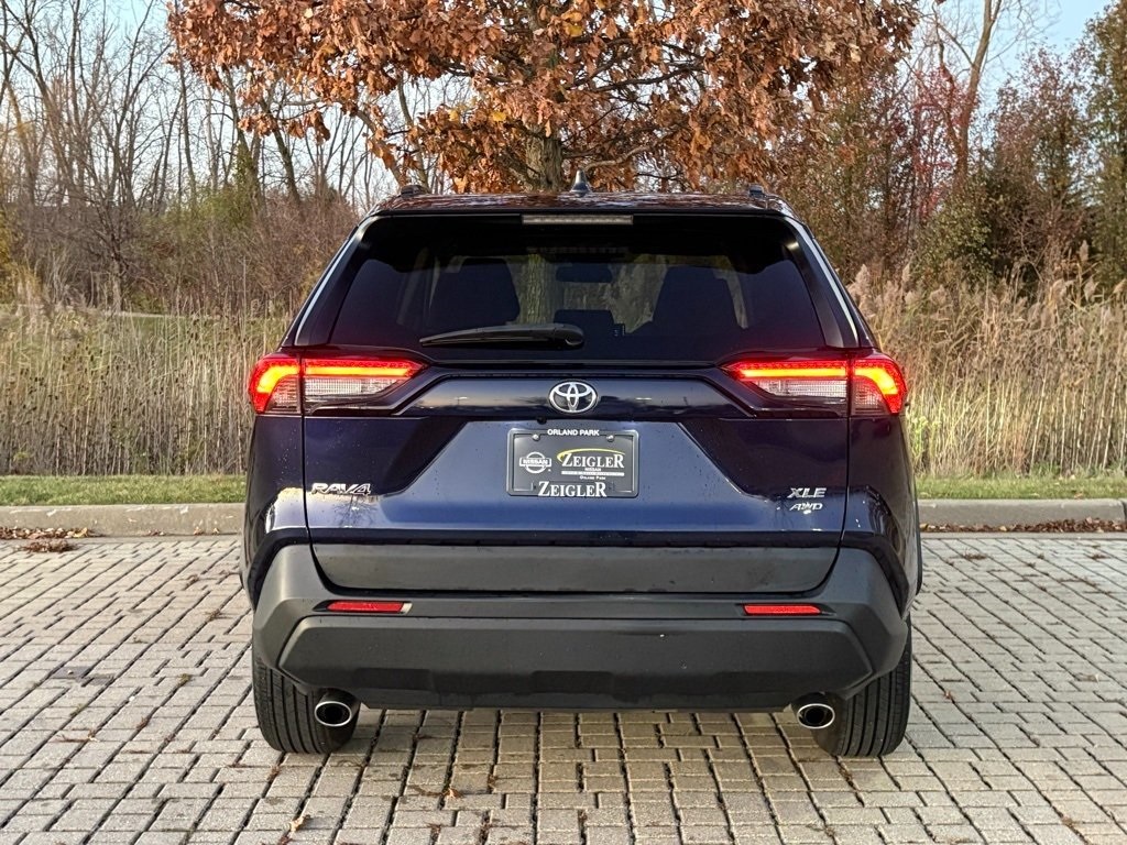 2021 Toyota RAV4 XLE photo 5