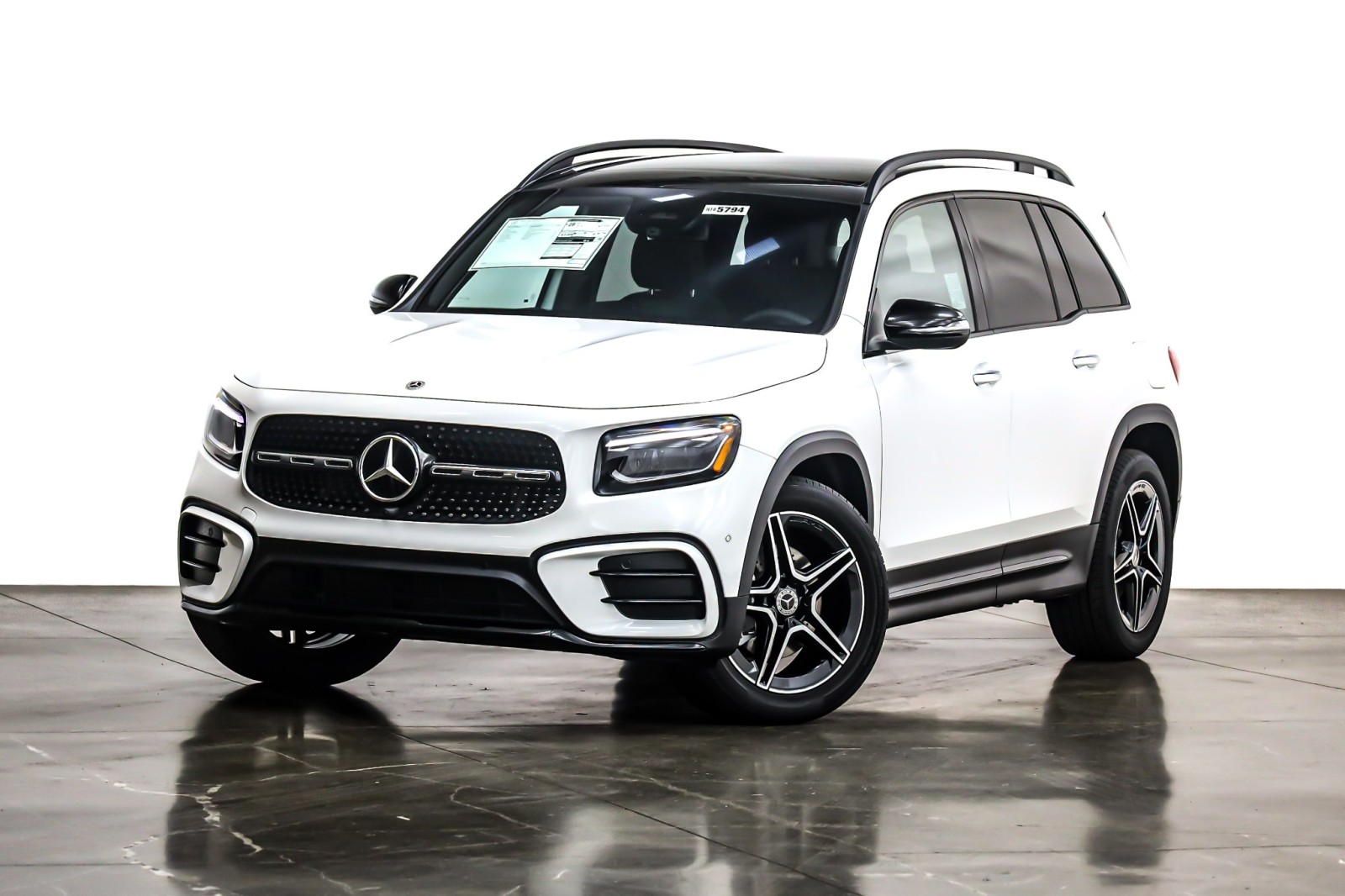 2026 Mercedes-Benz GLB GLB 250's photo