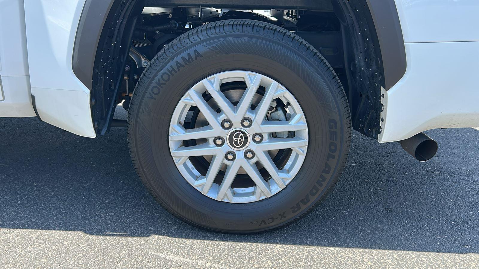 2023 Toyota Tundra SR5 CrewMax photo 17