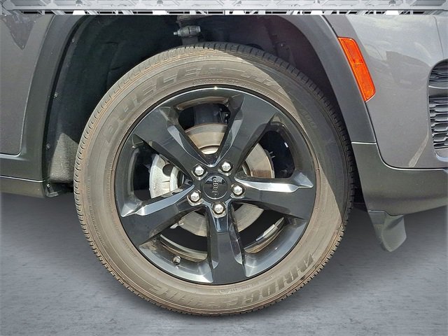 2023 Jeep Grand Cherokee Altitude photo 5