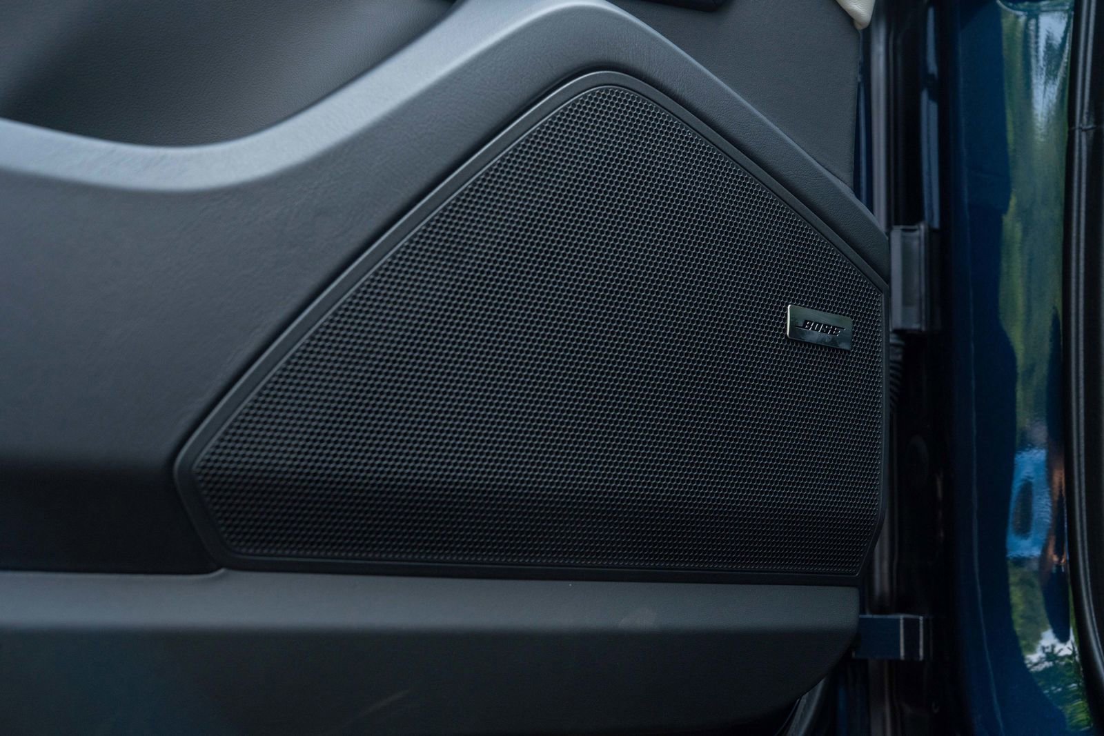 2025 Porsche Cayenne Base photo 22