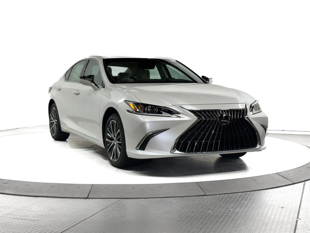 2025 Lexus ES 350's photo