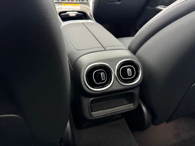2026 Mercedes Benz GLC 300 photo 30