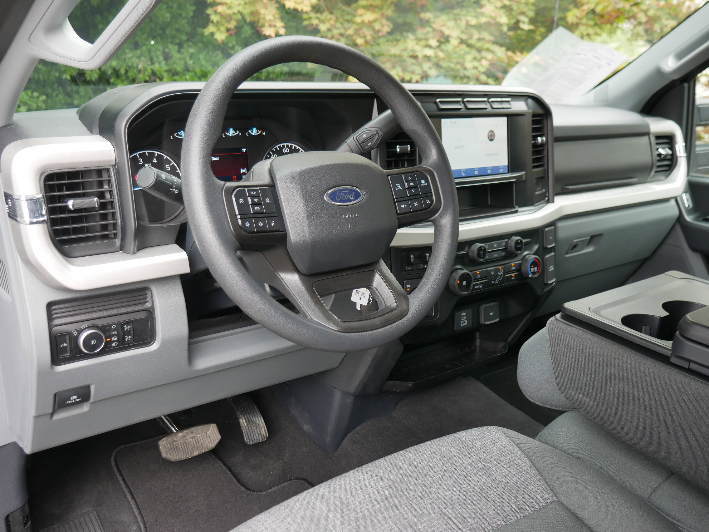 2024 Ford F-250 XLT photo 3