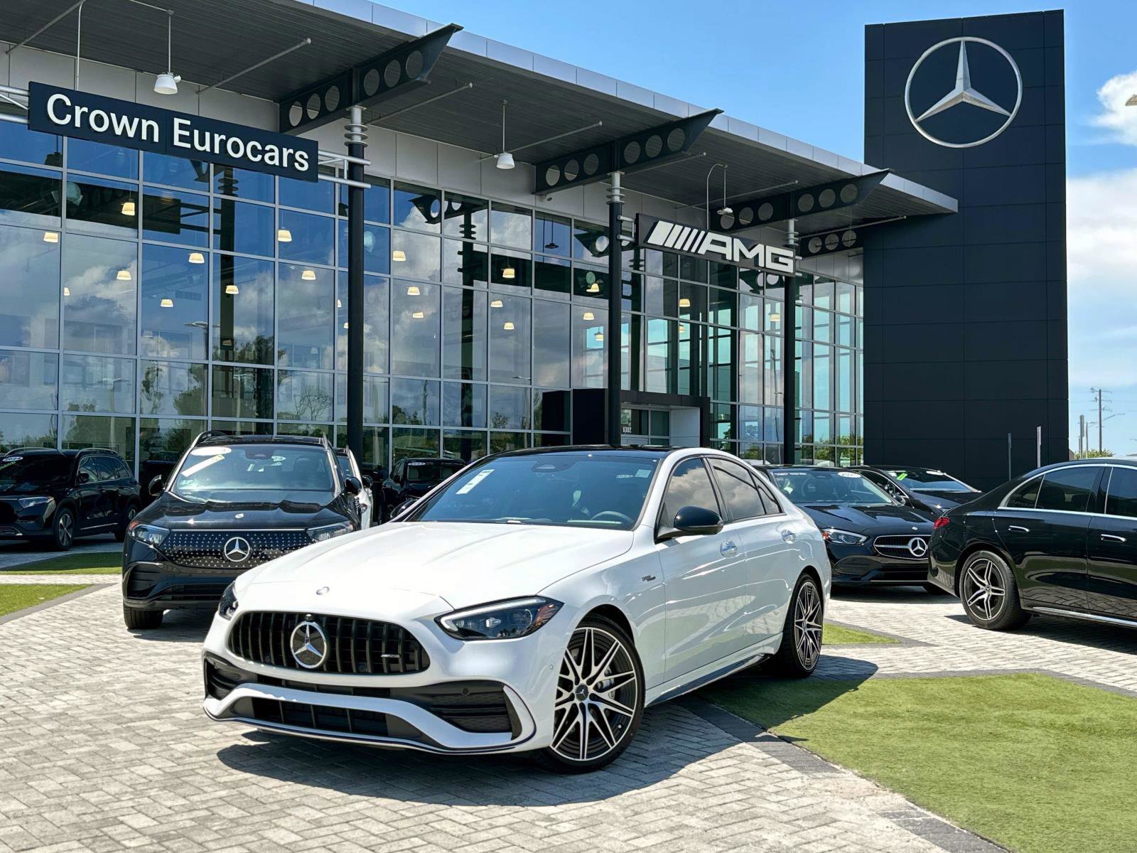 2025 Mercedes-Benz C-Class Sedan AMG C43's photo