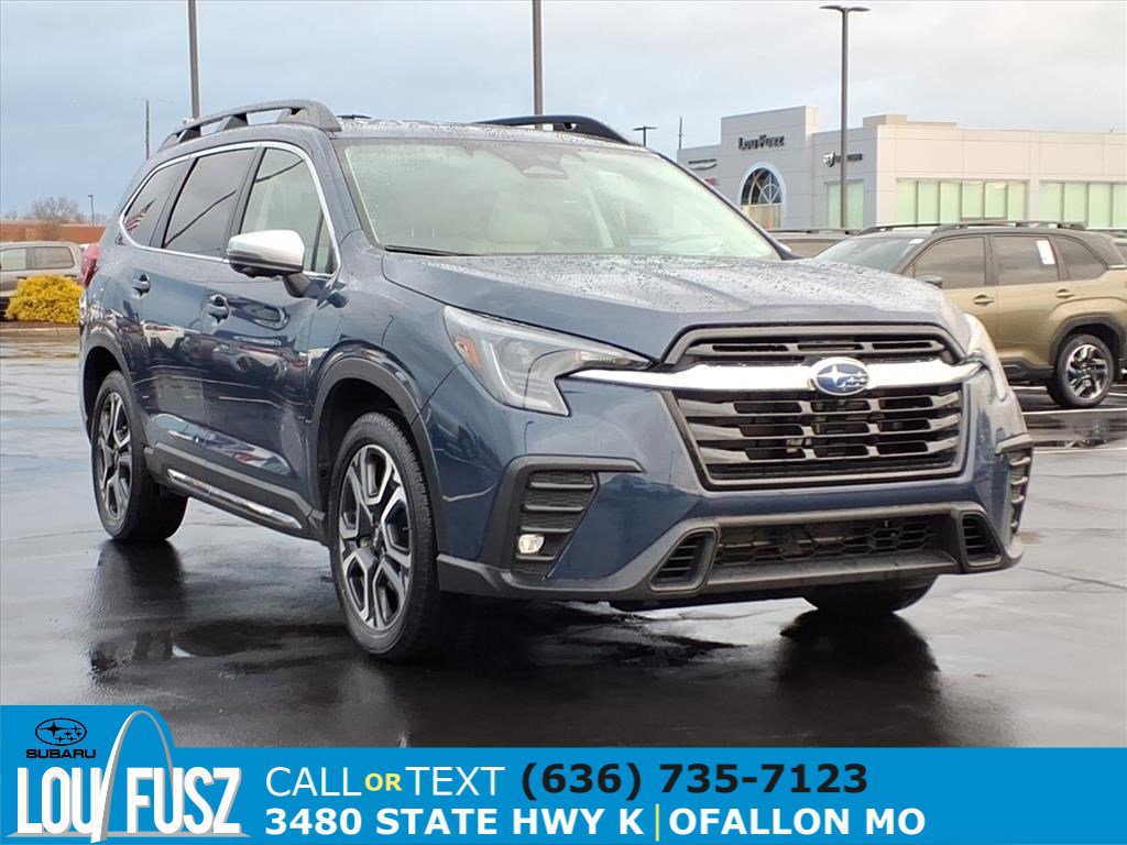 2023 Subaru Ascent Limited's photo