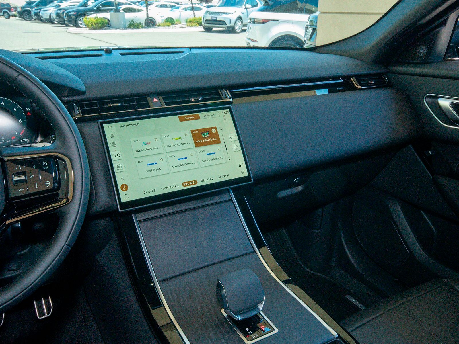 2025 Land Rover Range Rover Velar SE photo 22