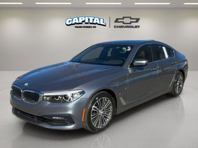 2018 BMW 5 Series 530e's photo