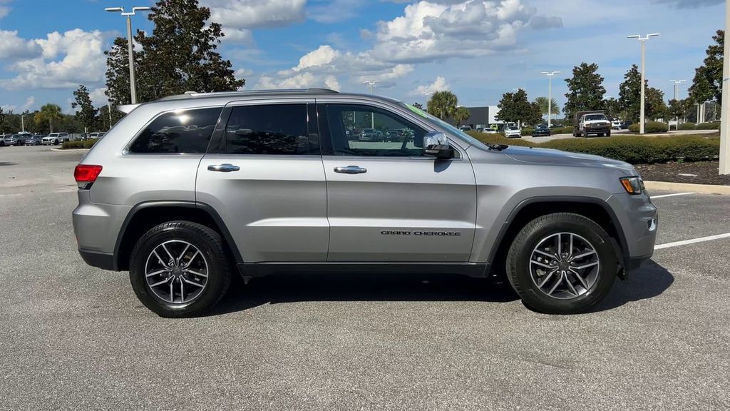 2019 Jeep Grand Cherokee Limited photo 9