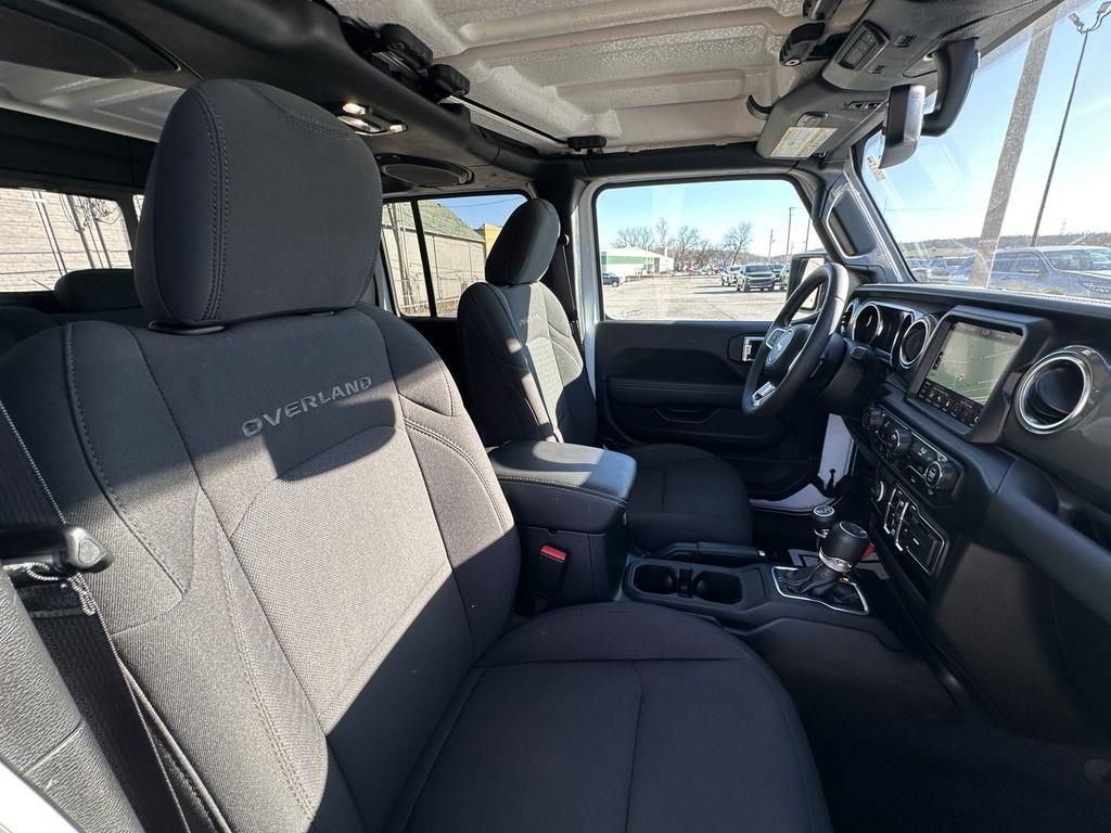 Used 2023 White Jeep Overland 4x4 image 19