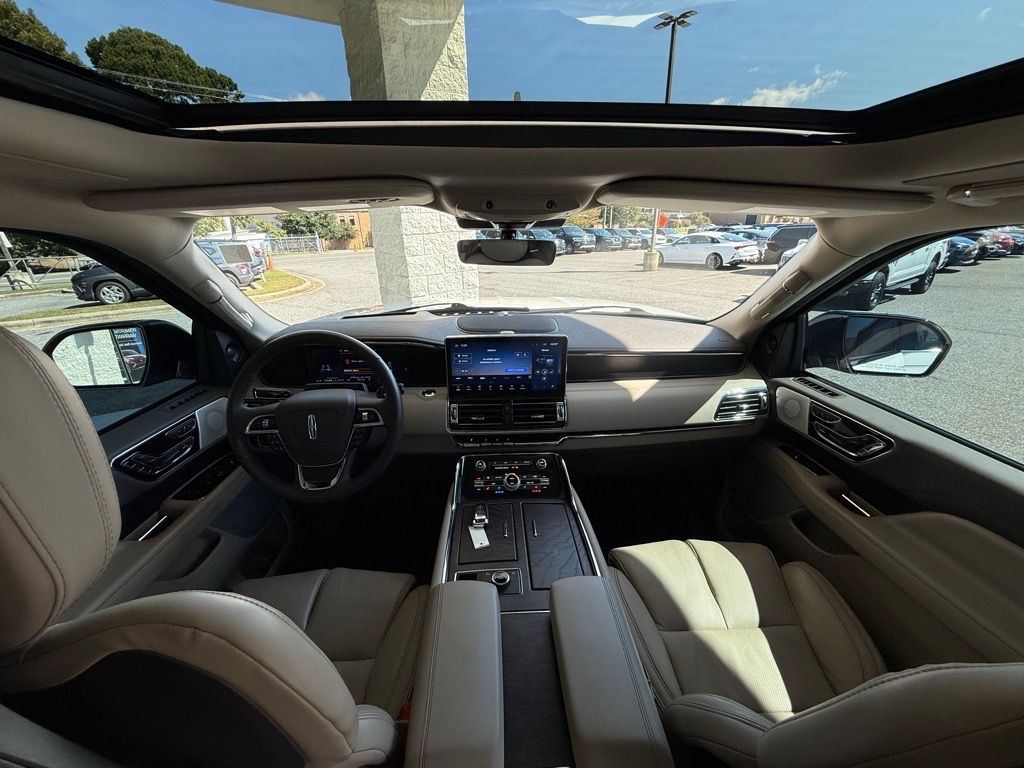 2024 Lincoln Navigator L Reserve photo 17