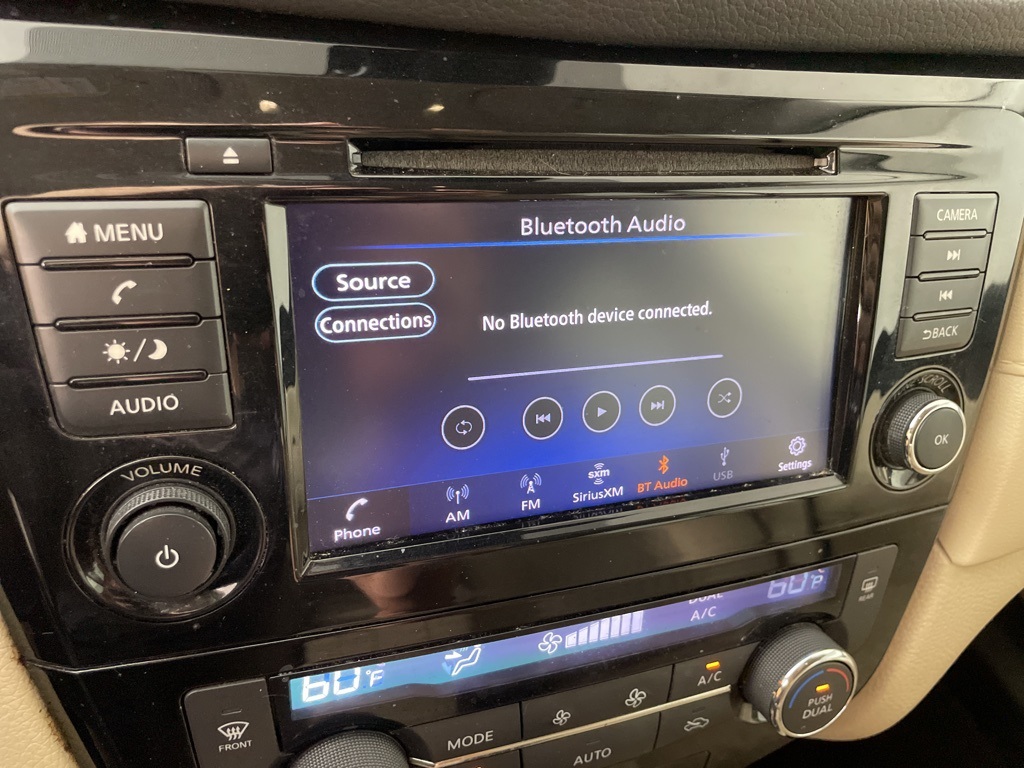 2020 Nissan Rogue SV photo 24