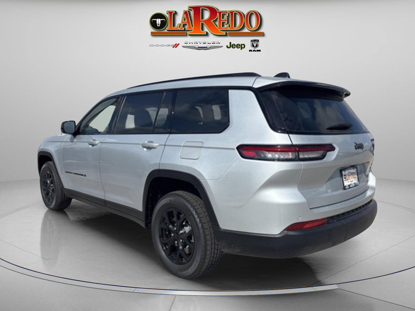 2025 Toyota RAV4 L photo 5