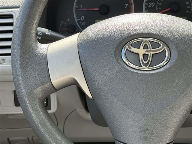 2010 Toyota Corolla LE photo 21