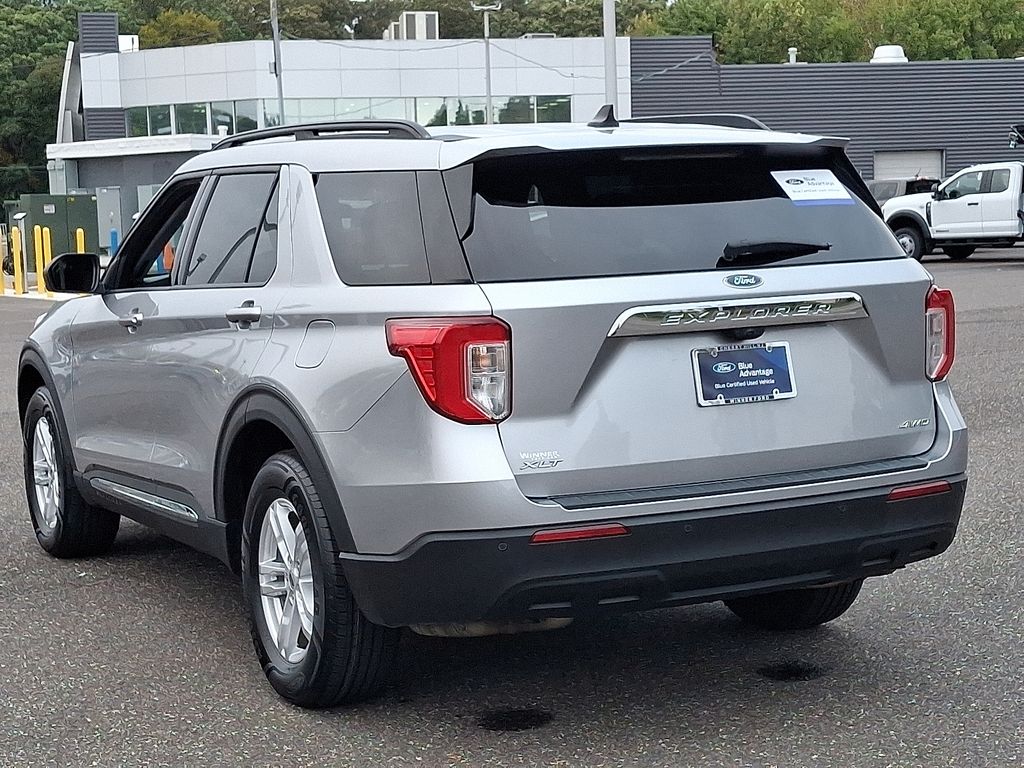 2022 Ford Explorer XLT photo 3