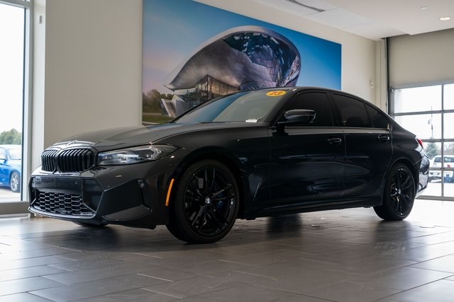 2023 BMW 3 Series 330i's photo