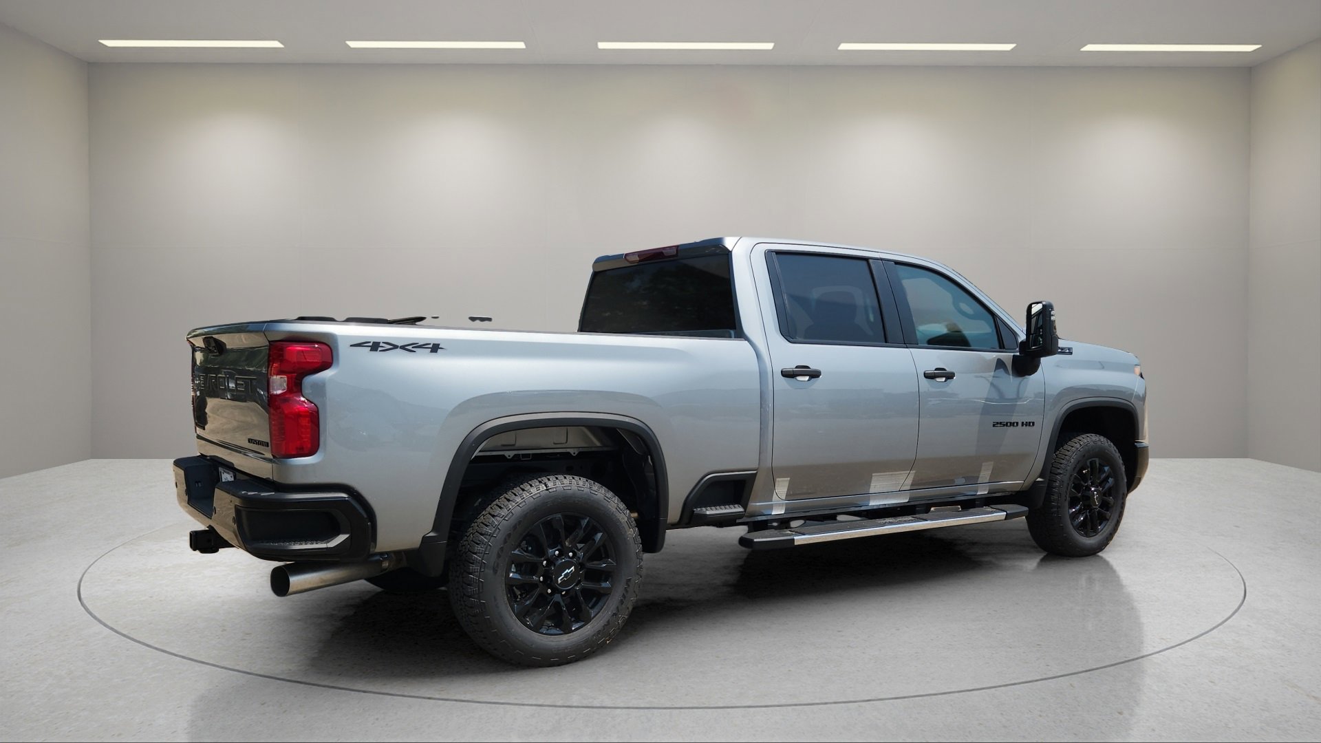 2025 Chevrolet Silverado 2500HD Custom photo 3