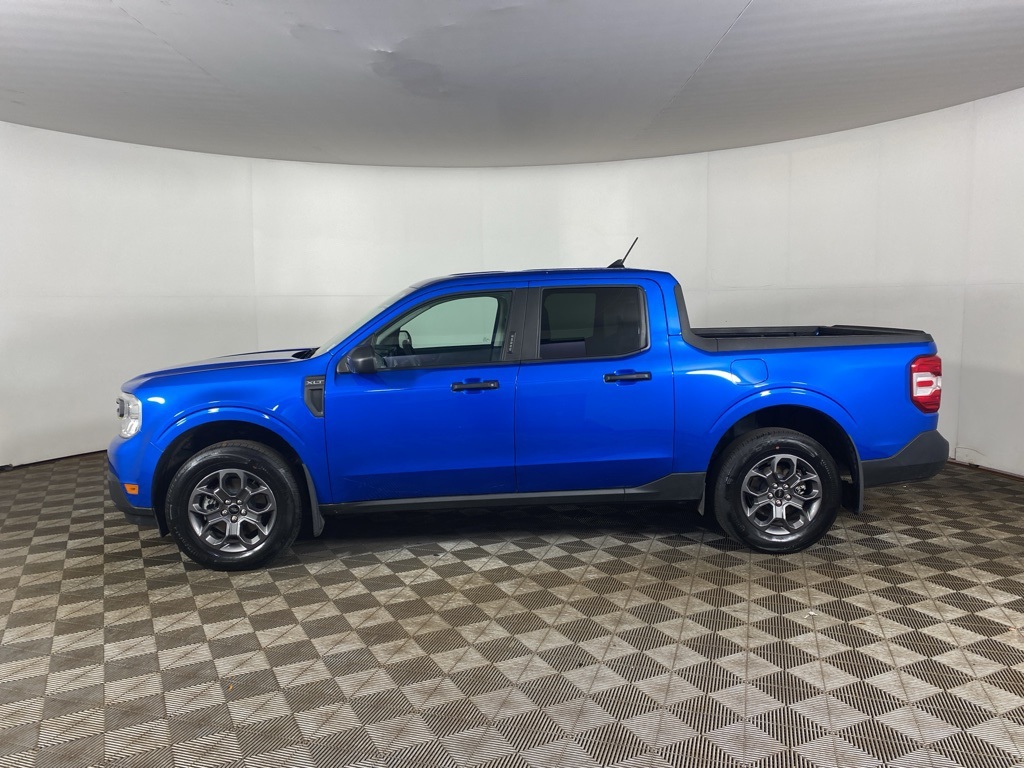 2022 Ford Maverick XLT photo 2