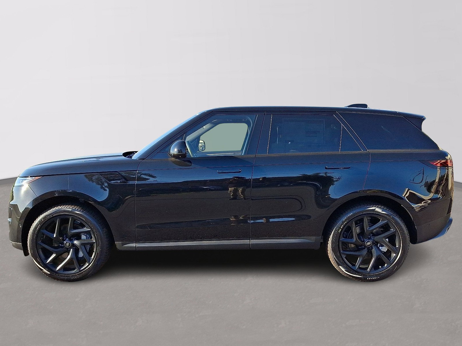 2025 Land Rover Range Rover Sport SE photo 5