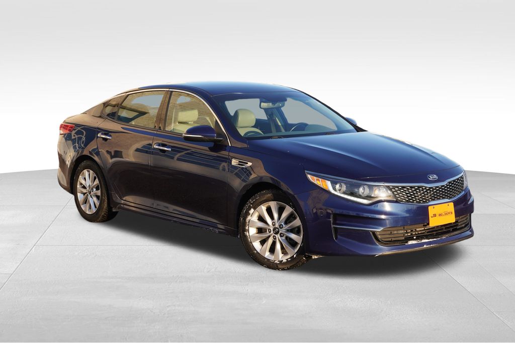 2016 Kia Optima EX's photo