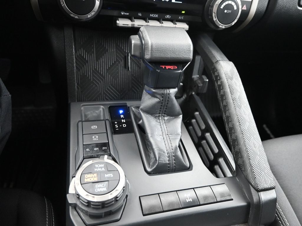 2024 Toyota Tacoma TRD Off-Road photo 11
