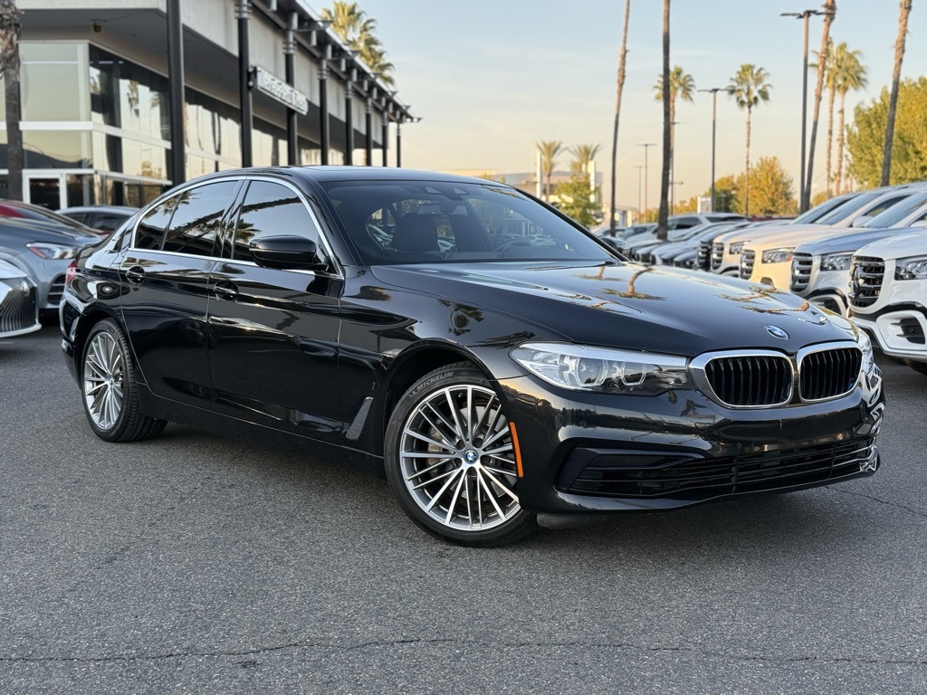 2019 BMW 5 Series 530e's photo