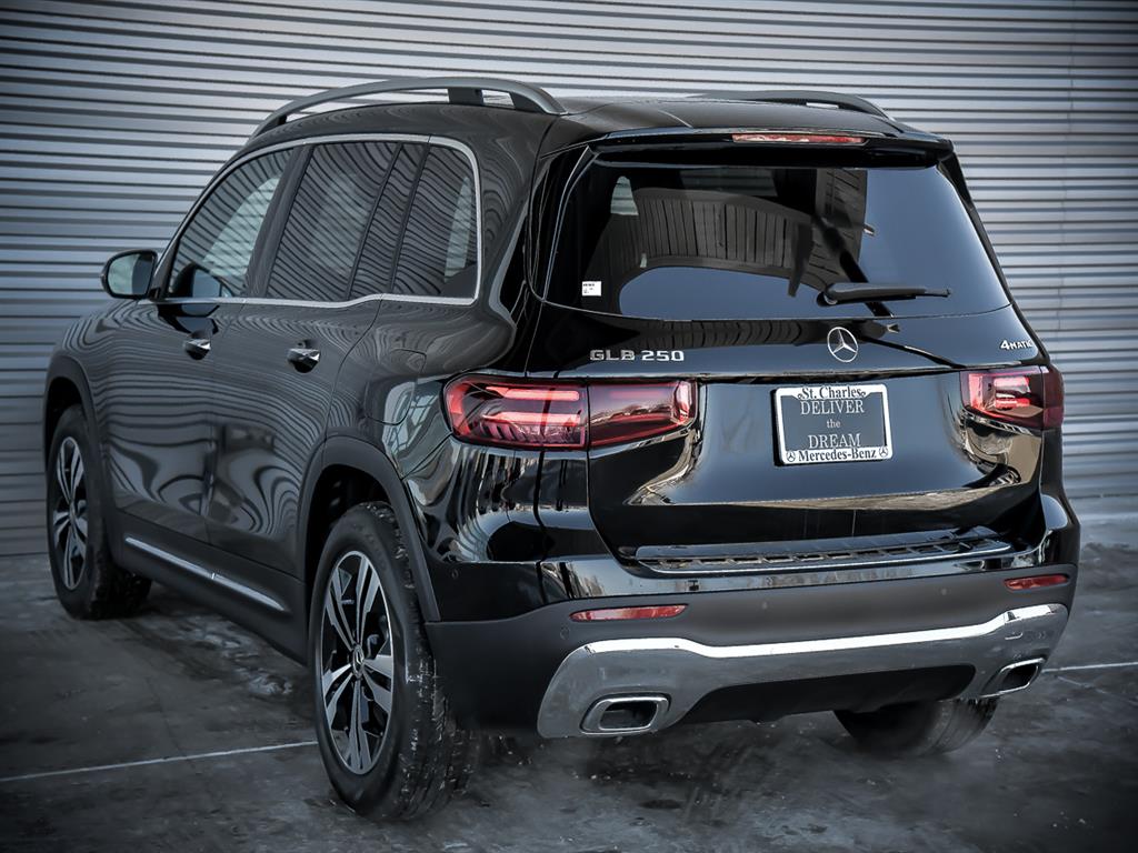 2025 Mercedes Benz GLB 250 4MATIC photo 3