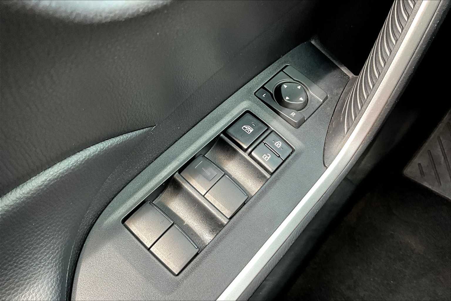 2024 Toyota RAV4 LE photo 30