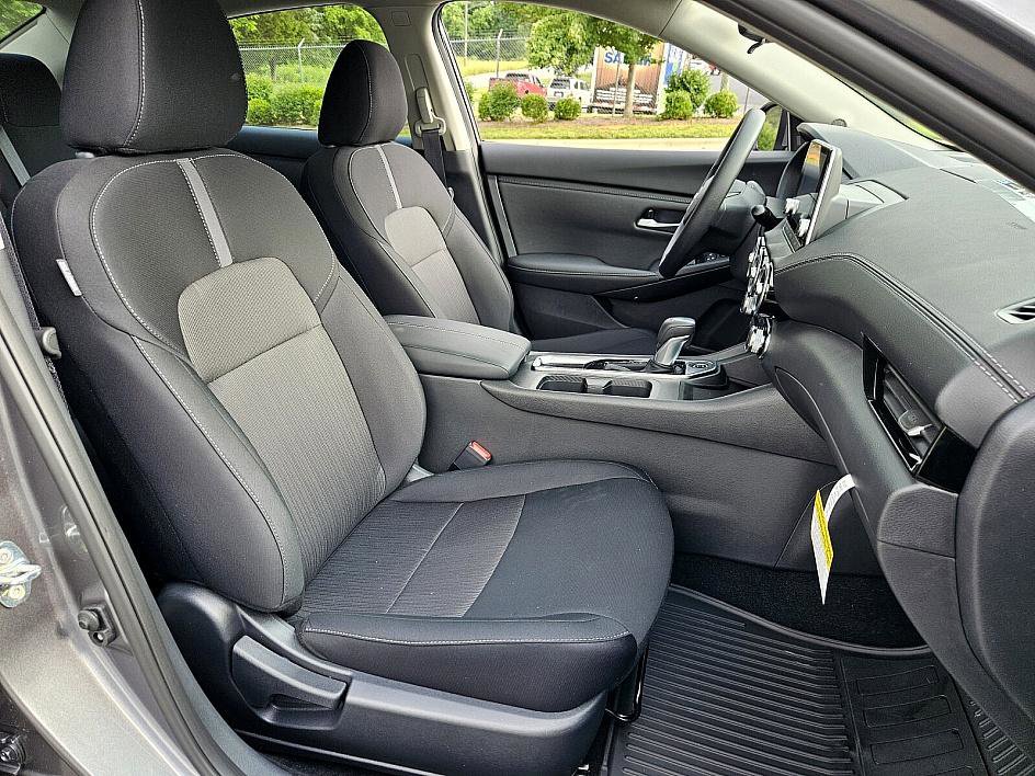 2025 Nissan Sentra SV photo 15