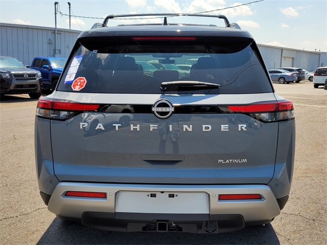 2025 Nissan Pathfinder Platinum photo 4