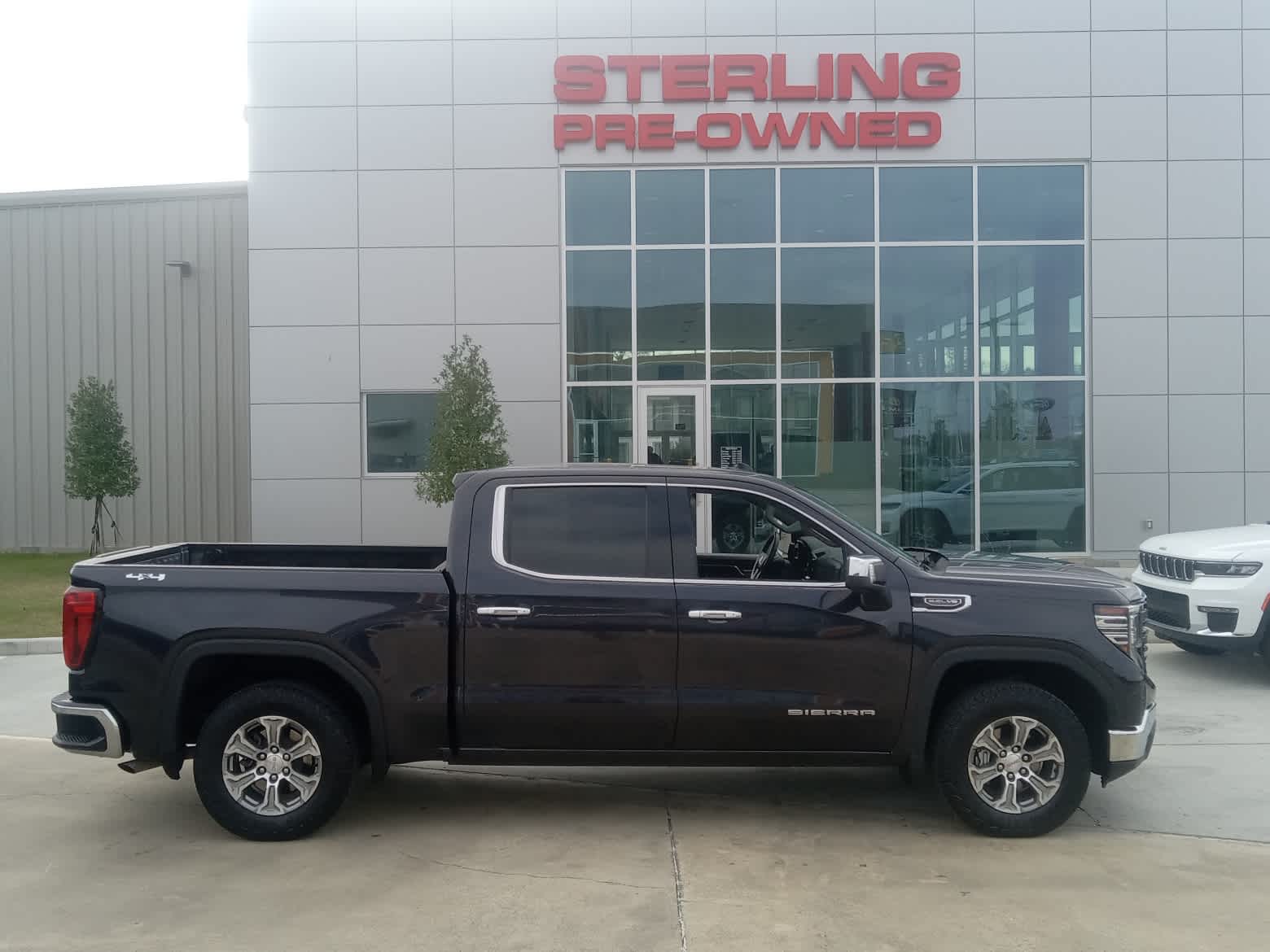 2022 GMC Sierra 1500 SLT's photo