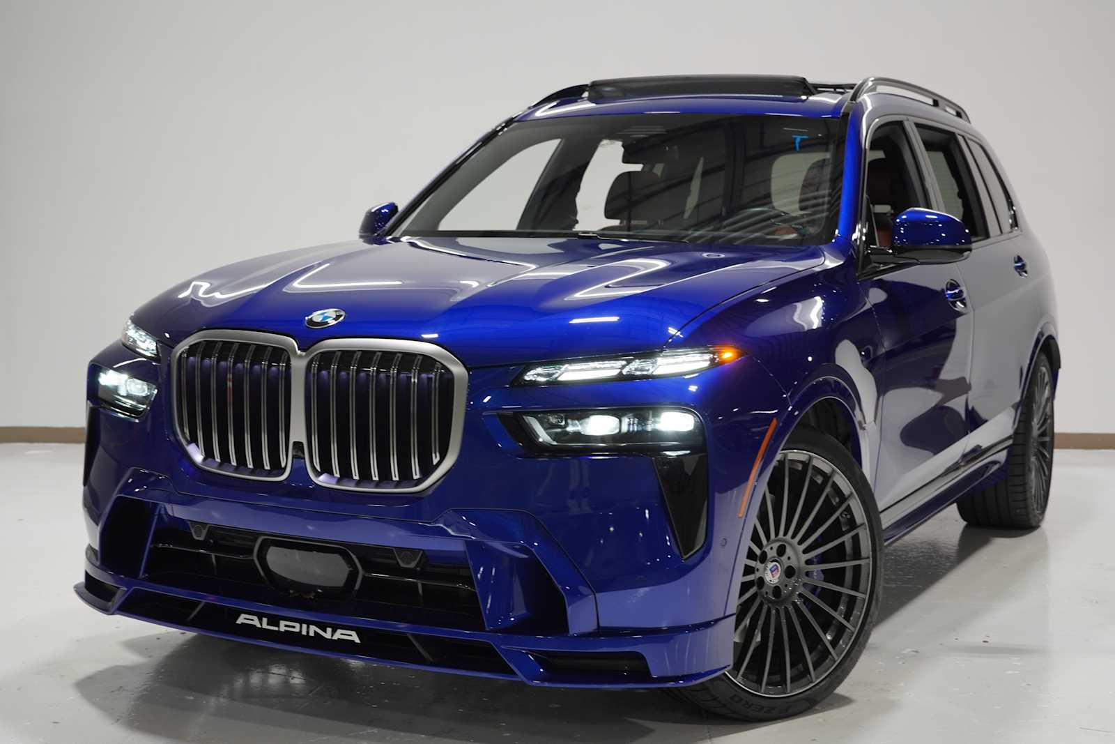 2024 BMW X7 ALPINA XB7's photo