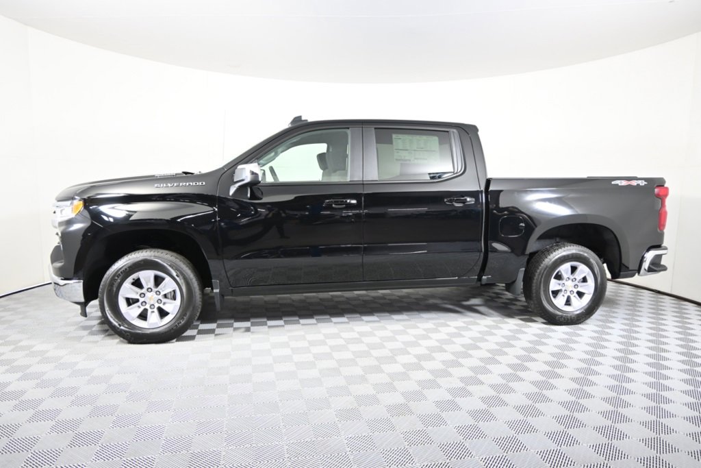 2025 Chevrolet Silverado 1500 LT photo 2