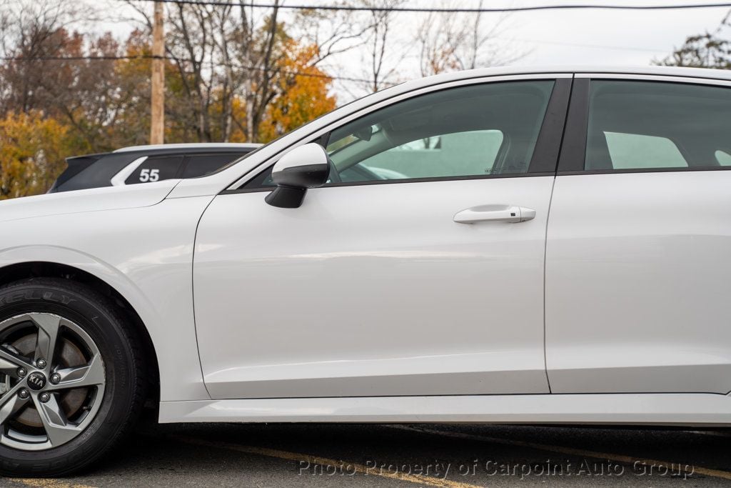 2021 Kia K5 LXS photo 2