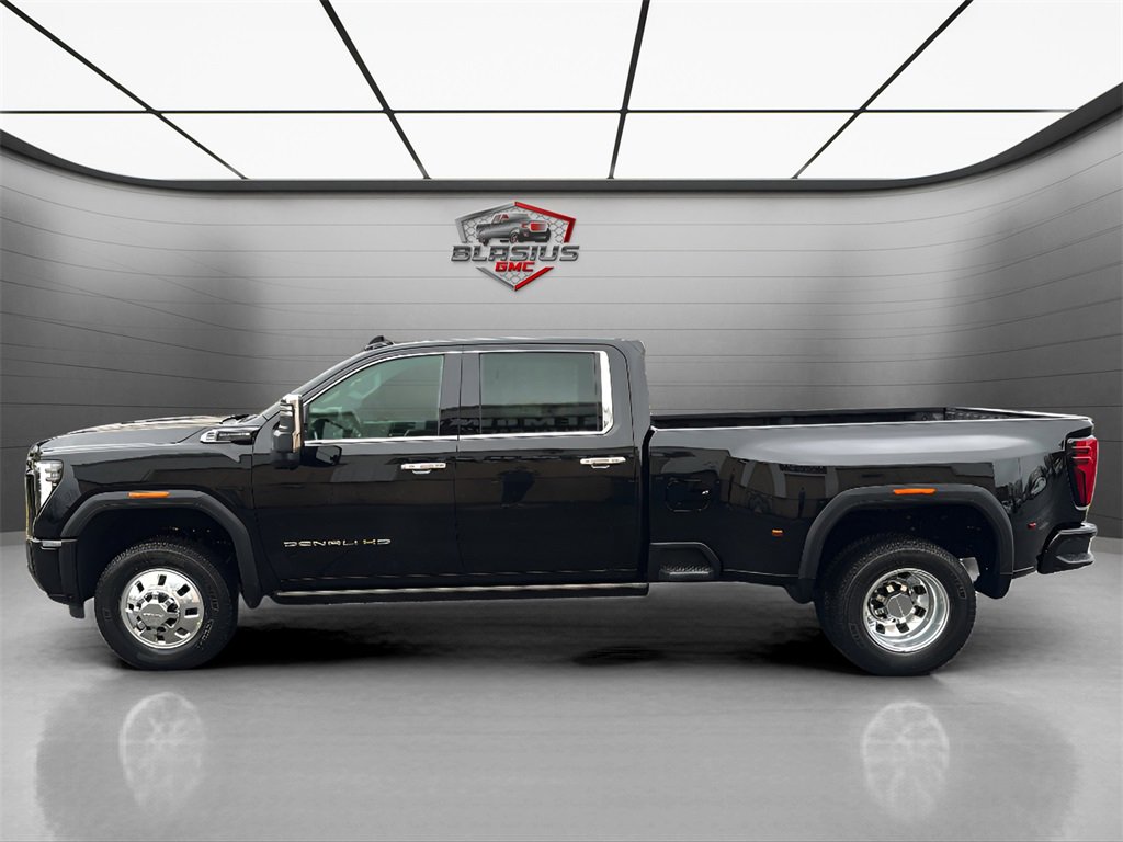 2026 Gmc Sierra 3500 HD Denali Ultimate photo 2