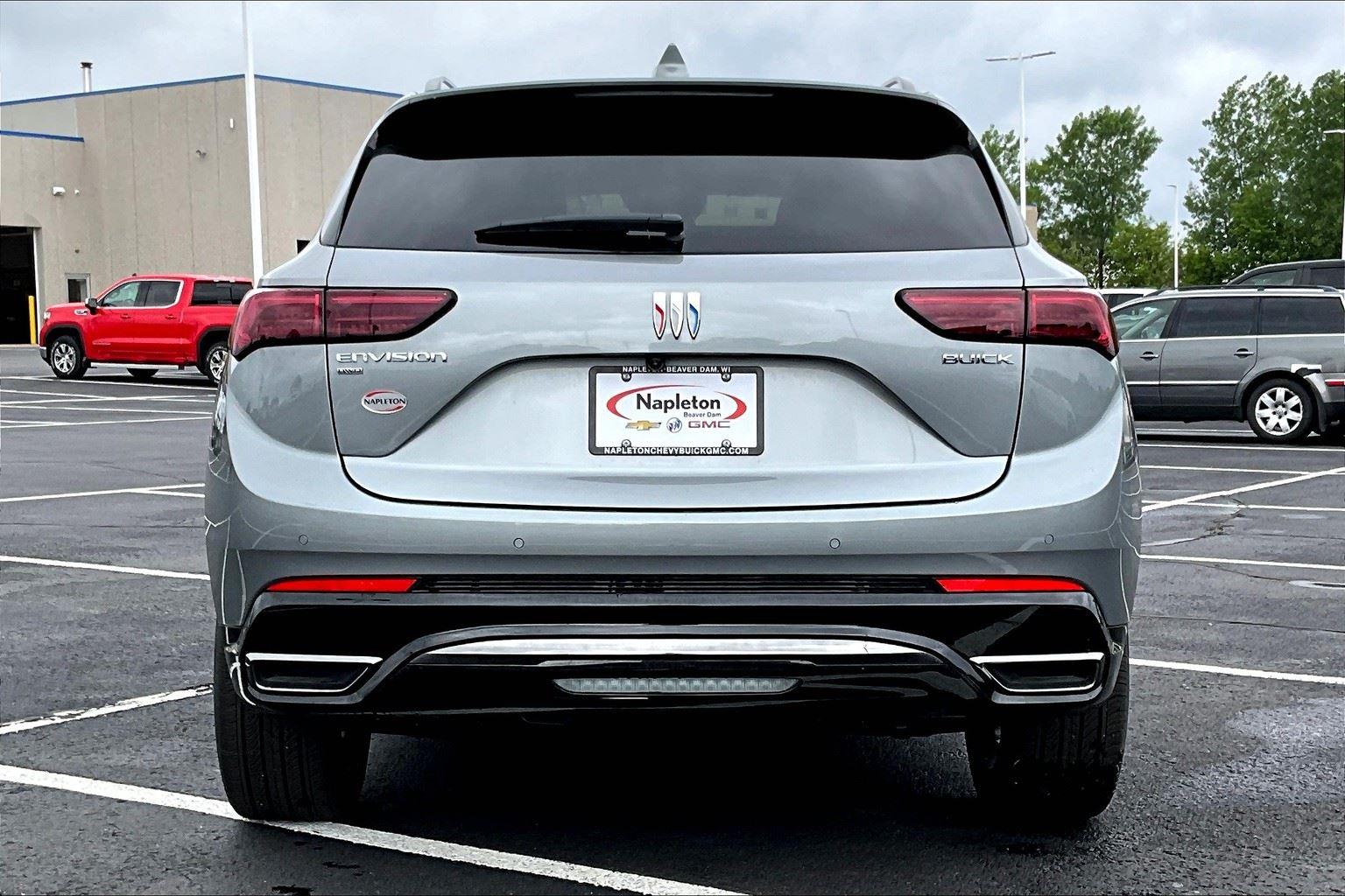 2025 Buick Envision Sport Touring photo 3