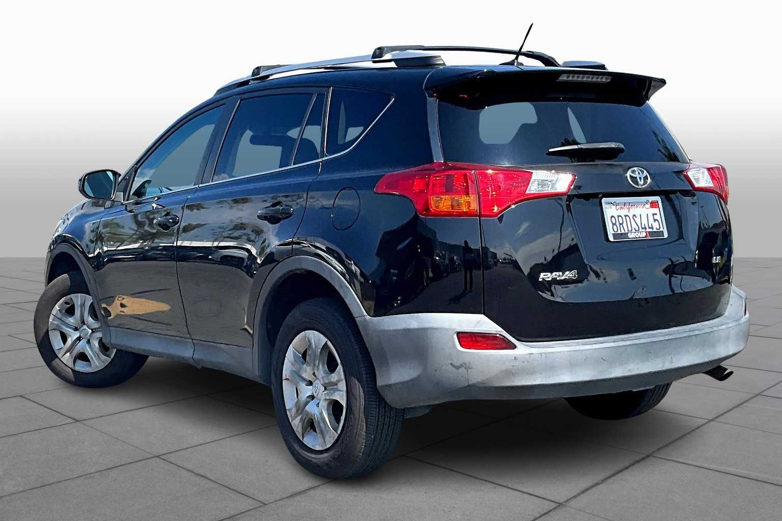 2014 Toyota RAV4 LE photo 11