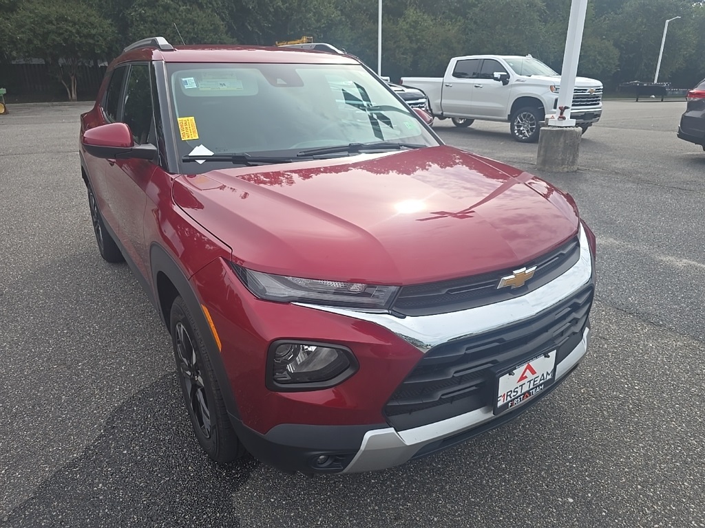 2021 Chevrolet Trailblazer LT photo 3
