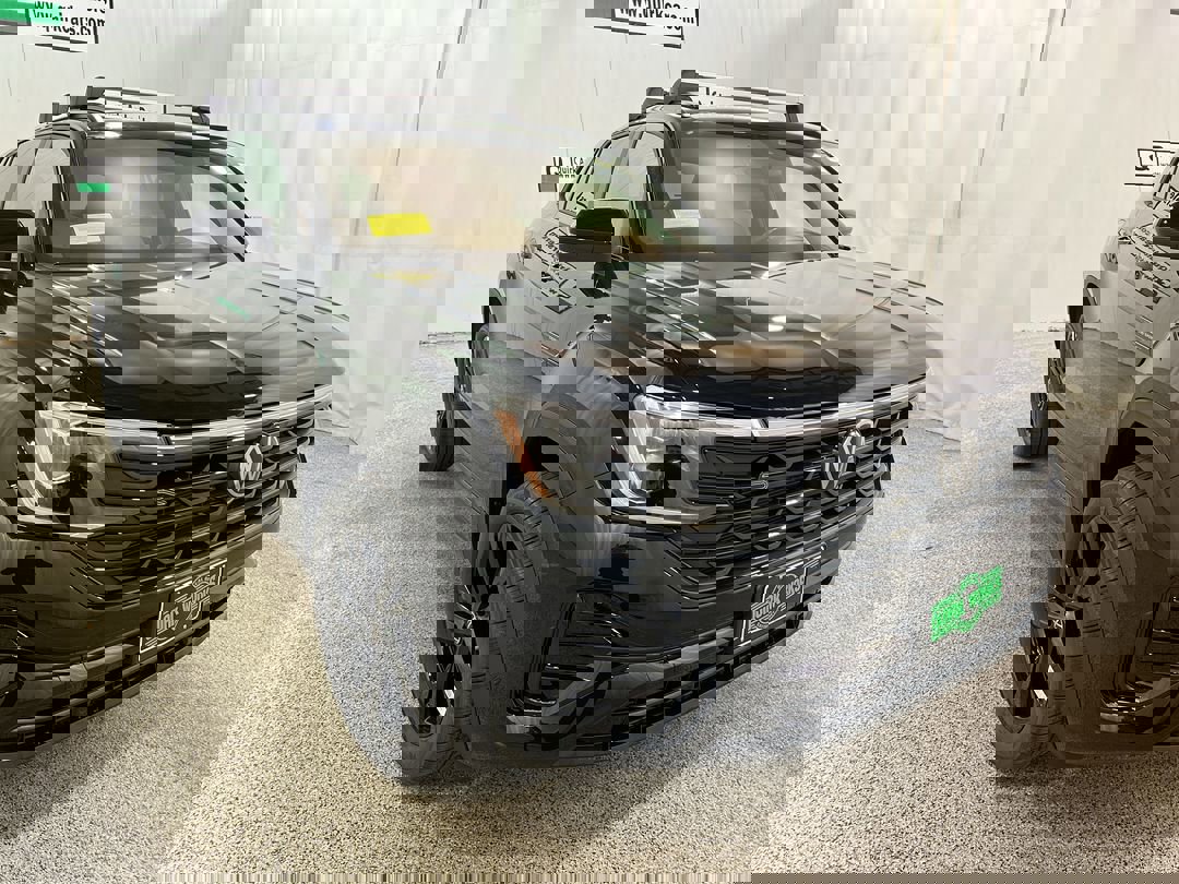 2026 Volkswagen Atlas Cross Sport SEL R-LINE's photo